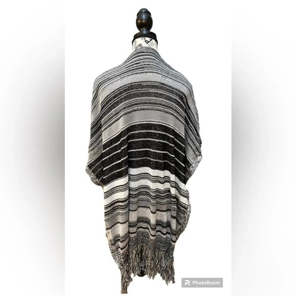Quinn black, gray, and white cardigan sweater. Fringed bottom.  Size Large - Picture 2 of 2